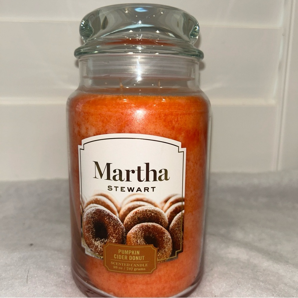 NEW Martha Stewart Pumpkin Cider Donuts Fall Halloween 2 Wick 26 OZ Candle